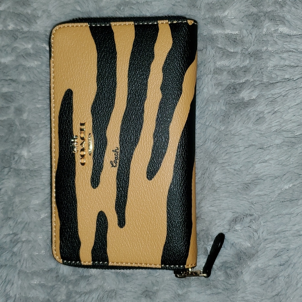COACH MEDIUM ID ZIP WALLET